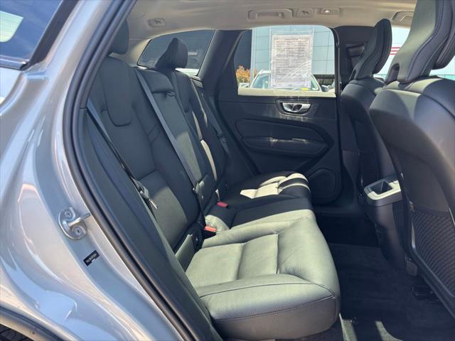 2024 Volvo XC60 B5 Plus Dark Theme