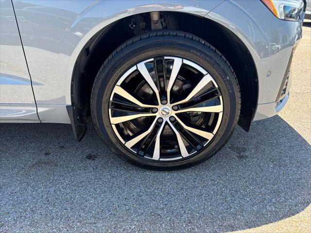 2024 Volvo XC60 B5 Plus Dark Theme