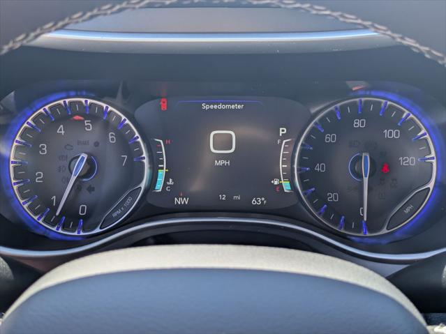 2027 Chrysler Pacifica Select