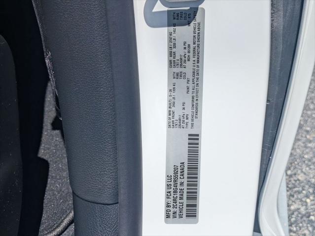 2027 Chrysler Pacifica Select