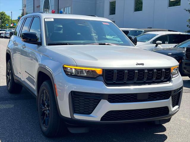 2026 Jeep Grand Cherokee GRAND CHEROKEE LAREDO ALTITUDE 4X4