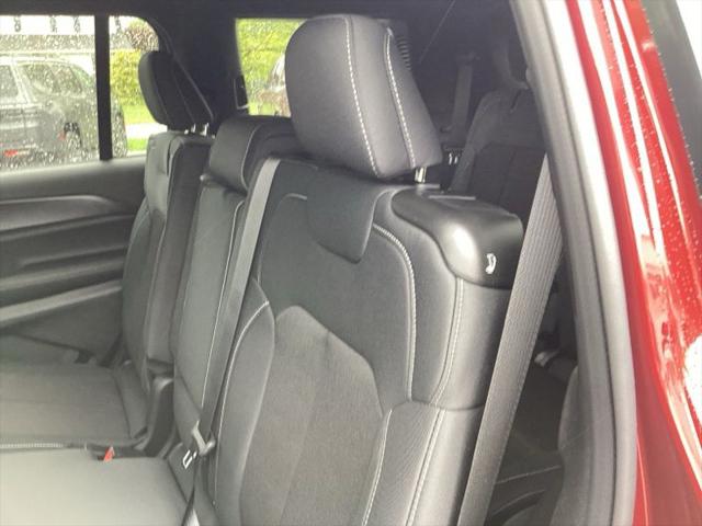 2026 Jeep Grand Cherokee L Altitude 4x4