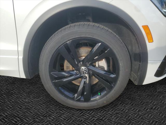 2024 Volkswagen Tiguan 2.0T SE R-Line Black