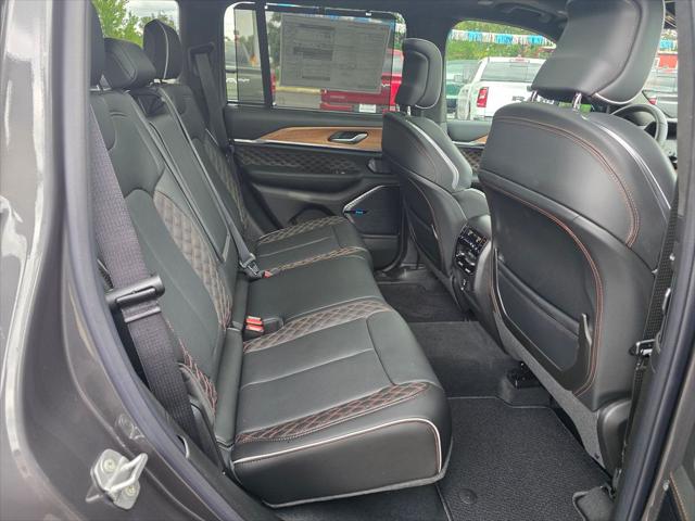 2026 Jeep Grand Cherokee Summit 4x4