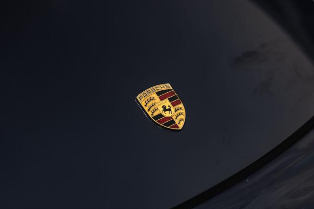 2001 Porsche 911 Carrera 4