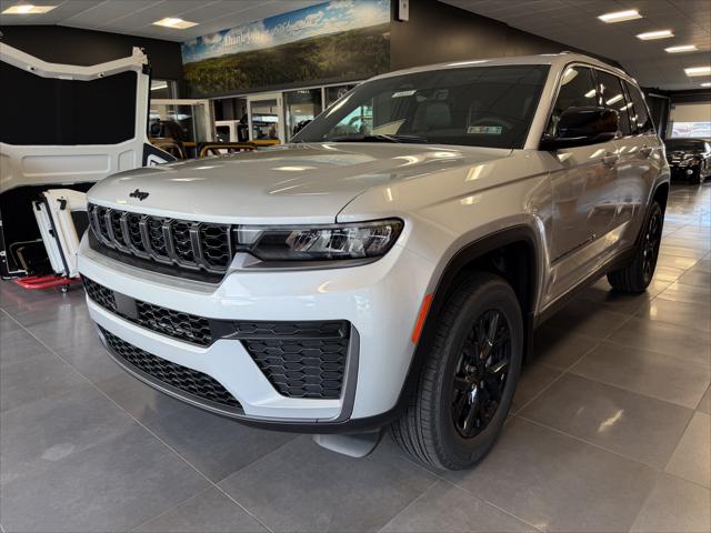 2026 Jeep Grand Cherokee GRAND CHEROKEE LAREDO ALTITUDE 4X4 2026 Jeep Grand Cherokee GRAND CHEROKEE LAREDO ALTITUDE 4X4