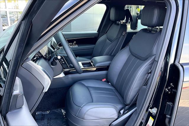 2026 Land Rover Range Rover P530 SE 7 Seat