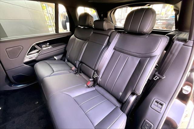 2026 Land Rover Range Rover P530 SE 7 Seat