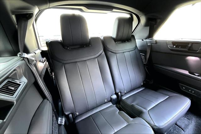 2026 Land Rover Range Rover P530 SE 7 Seat