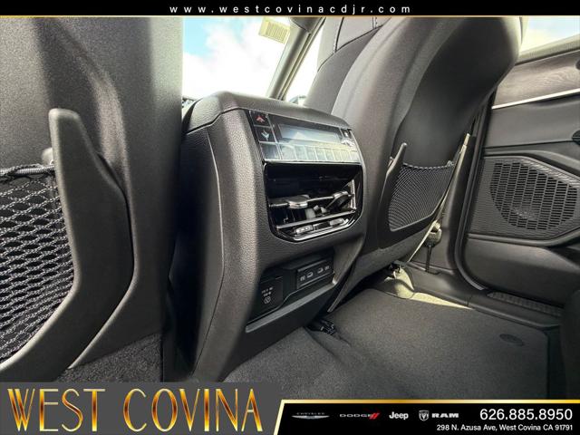 2026 Jeep Grand Cherokee L Altitude 4x4