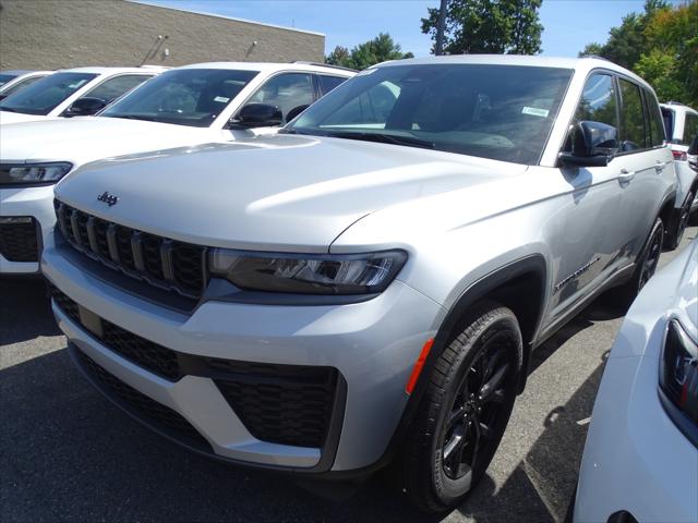 2026 Jeep Grand Cherokee GRAND CHEROKEE LAREDO ALTITUDE 4X4 2026 Jeep Grand Cherokee GRAND CHEROKEE LAREDO ALTITUDE 4X4