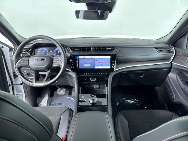 2026 Jeep Grand Cherokee GRAND CHEROKEE LAREDO ALTITUDE 4X4 2026 Jeep Grand Cherokee GRAND CHEROKEE LAREDO ALTITUDE 4X4