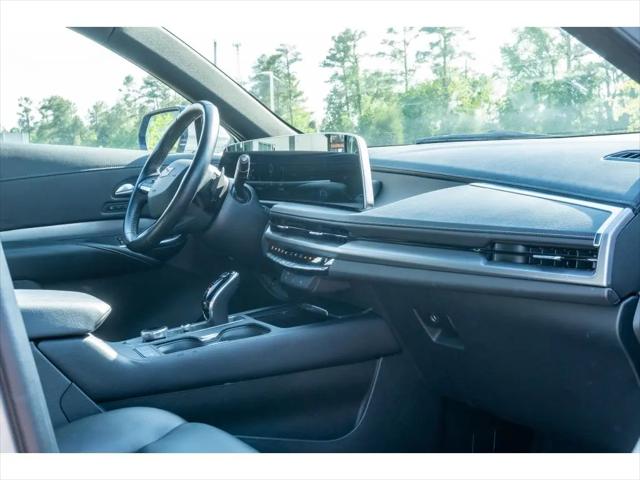 2025 Cadillac XT4 FWD Premium Luxury