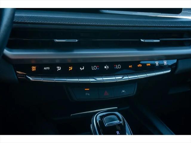 2025 Cadillac XT4 FWD Premium Luxury