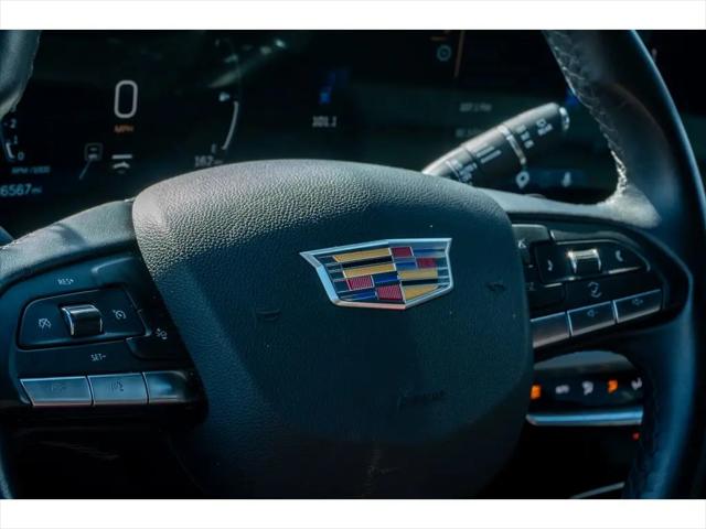 2025 Cadillac XT4 FWD Premium Luxury