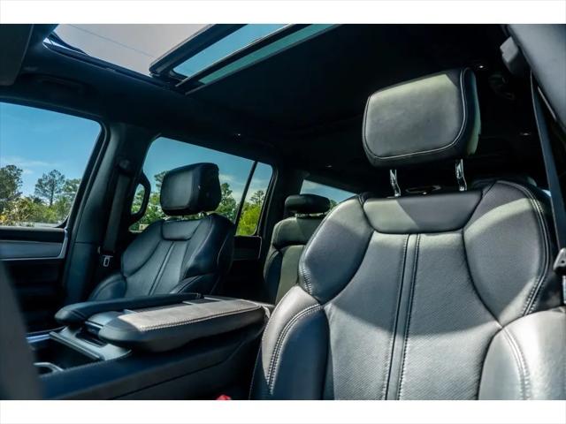 2023 Jeep Wagoneer Series II Carbide 4x4