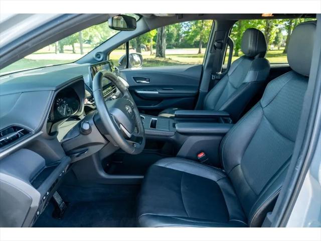 2024 Toyota Sienna Woodland Edition