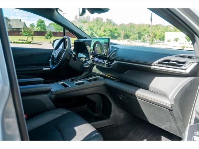 2024 Toyota Sienna Woodland Edition