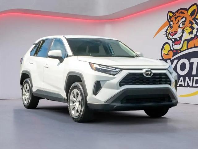 2023 Toyota RAV4 LE