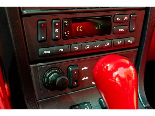 2004 Ford Thunderbird Deluxe