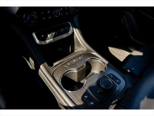 2023 GMC Acadia AWD SLT