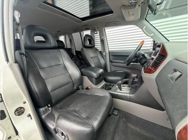 2004 Mitsubishi Montero XLS