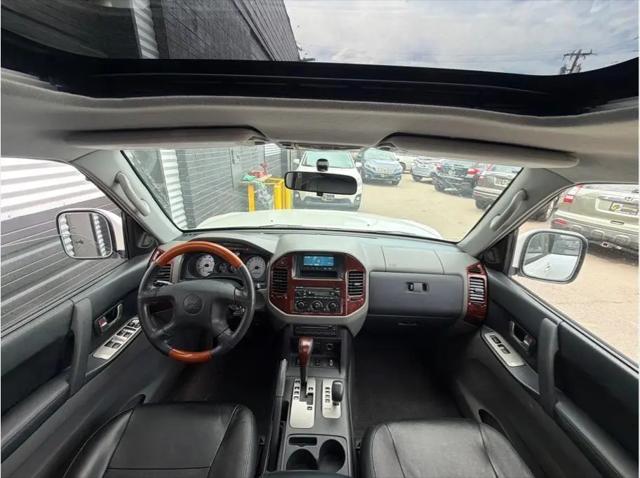 2004 Mitsubishi Montero XLS