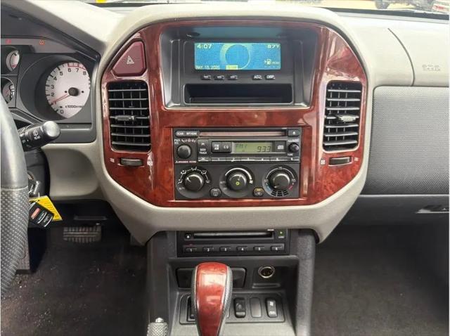 2004 Mitsubishi Montero XLS