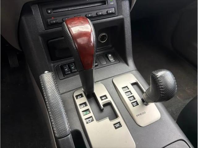 2004 Mitsubishi Montero XLS