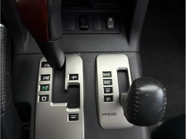2004 Mitsubishi Montero XLS