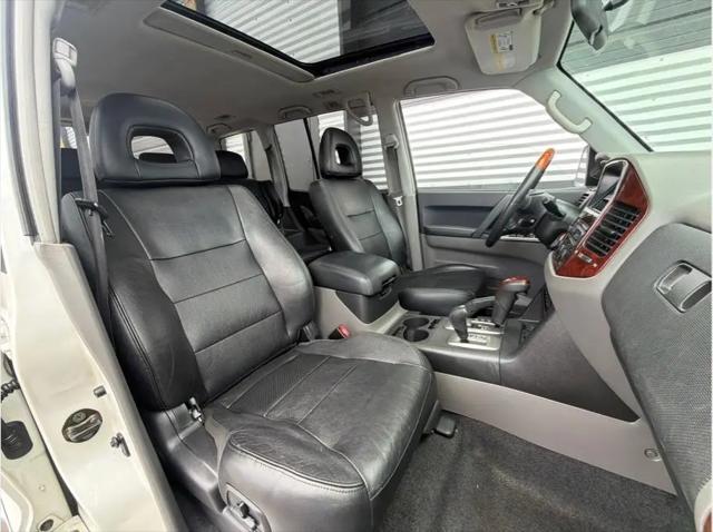 2004 Mitsubishi Montero XLS