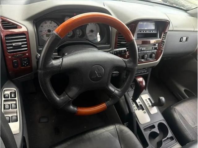 2004 Mitsubishi Montero XLS
