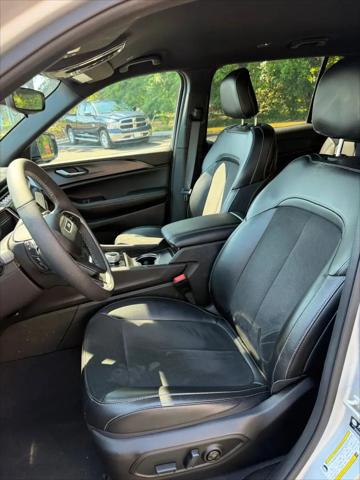 2024 Jeep Grand Cherokee L Altitude 4x4