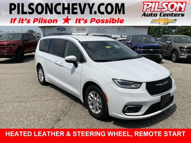 2023 Chrysler Pacifica Touring L for sale in Clinton, IN