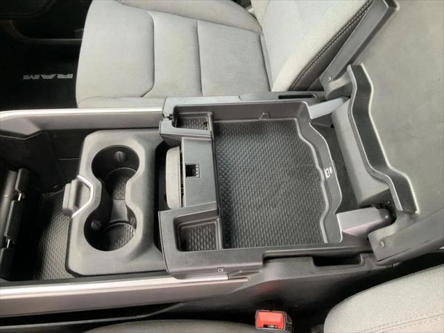 2022 Ram 1500 Big Horn Crew Cab 4x4 5'7" Box