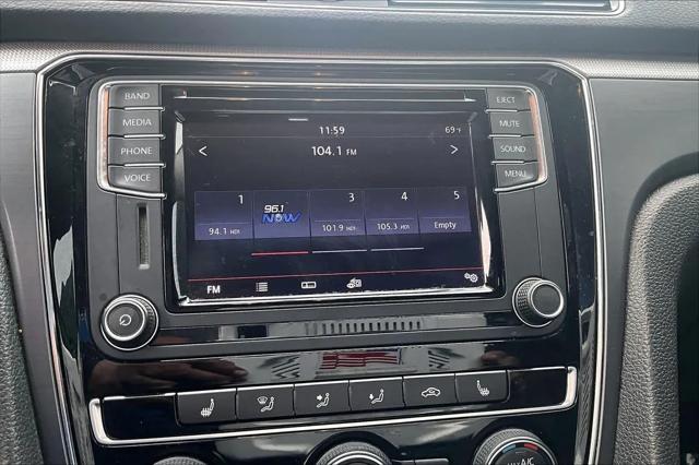 2017 Volkswagen Passat 1.8T R-Line