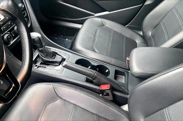 2017 Volkswagen Passat 1.8T R-Line