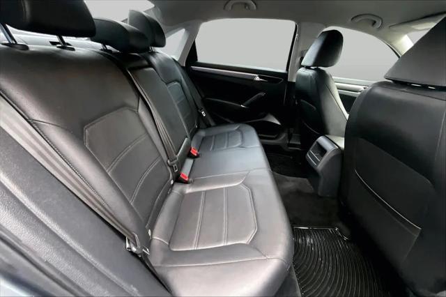 2017 Volkswagen Passat 1.8T R-Line