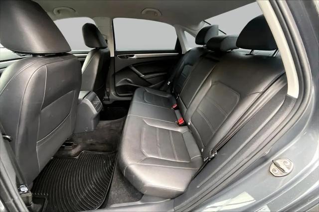 2017 Volkswagen Passat 1.8T R-Line
