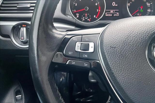 2017 Volkswagen Passat 1.8T R-Line