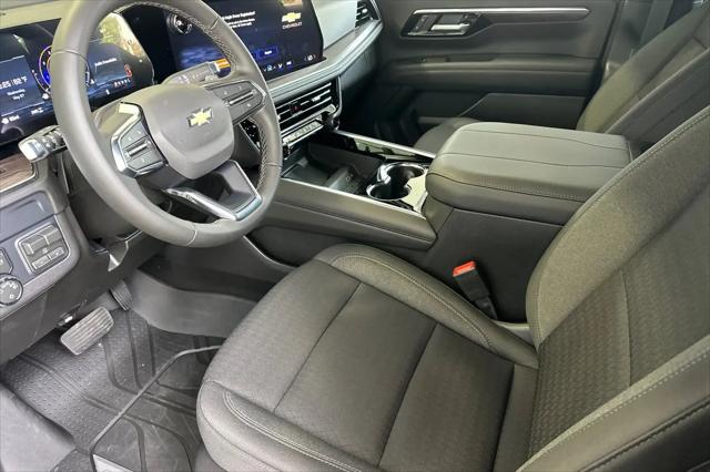 2026 Chevrolet Suburban LS, 4WD