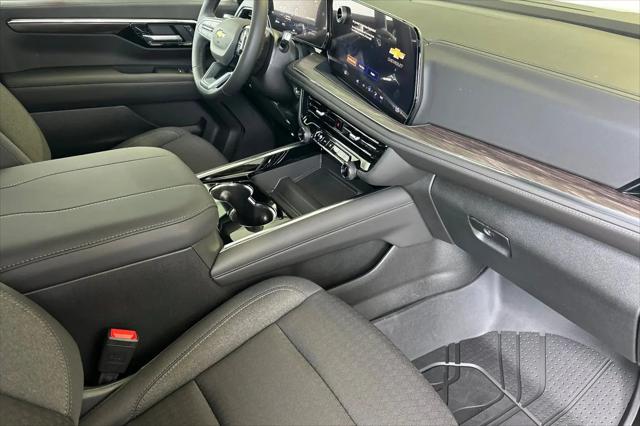 2026 Chevrolet Suburban LS, 4WD
