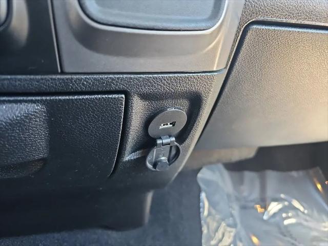 2022 Ram 1500 Classic SLT Crew Cab 4x4 5'7" Box