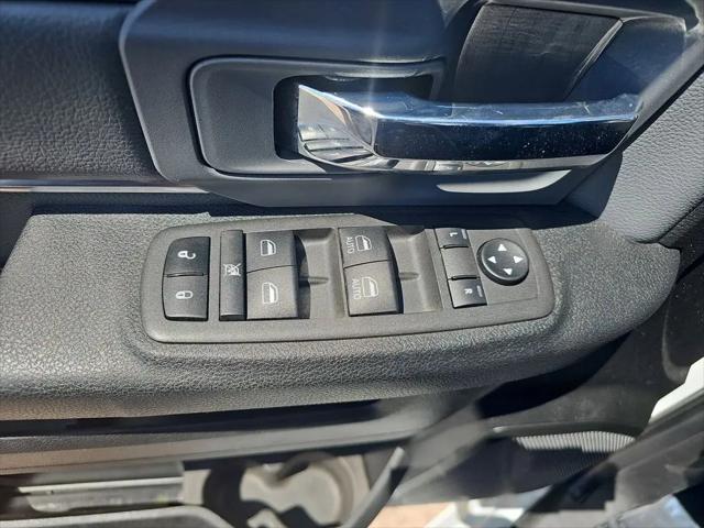 2022 Ram 1500 Classic SLT Crew Cab 4x4 5'7" Box