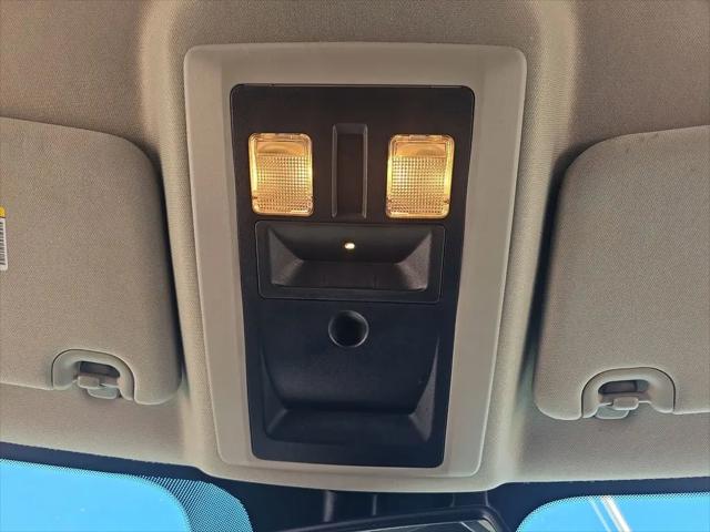 2022 Ram 1500 Classic SLT Crew Cab 4x4 5'7" Box