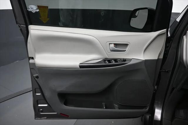2018 Toyota Sienna LE 8 Passenger