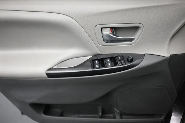 2018 Toyota Sienna LE 8 Passenger