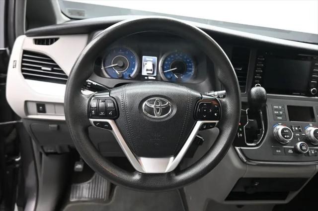 2018 Toyota Sienna LE 8 Passenger