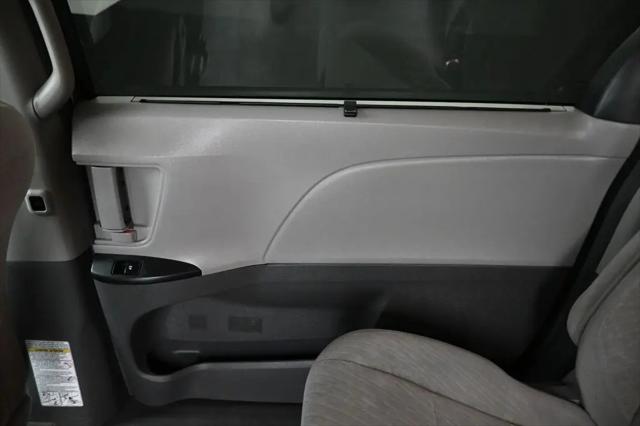 2018 Toyota Sienna LE 8 Passenger