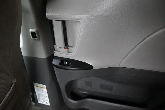 2018 Toyota Sienna LE 8 Passenger